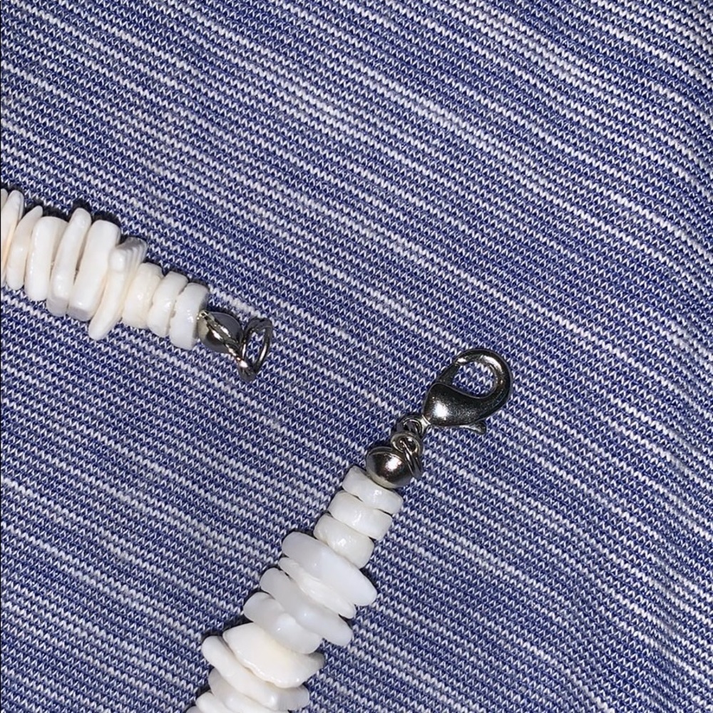 SHELL NECKLACE. - Picture 3 of 3
